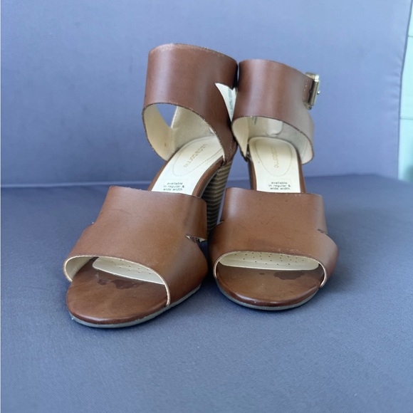 Liz Claiborne heels - Picture 2 of 5